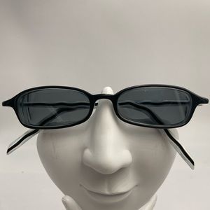 Vintage Cosmopolitan Black/White Oval Sunglasses